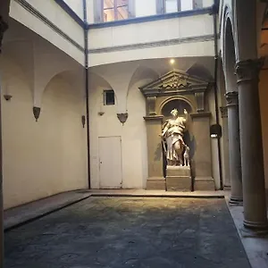 Boheme Caratteristico A Pochi Passi Dal Duomo Italia